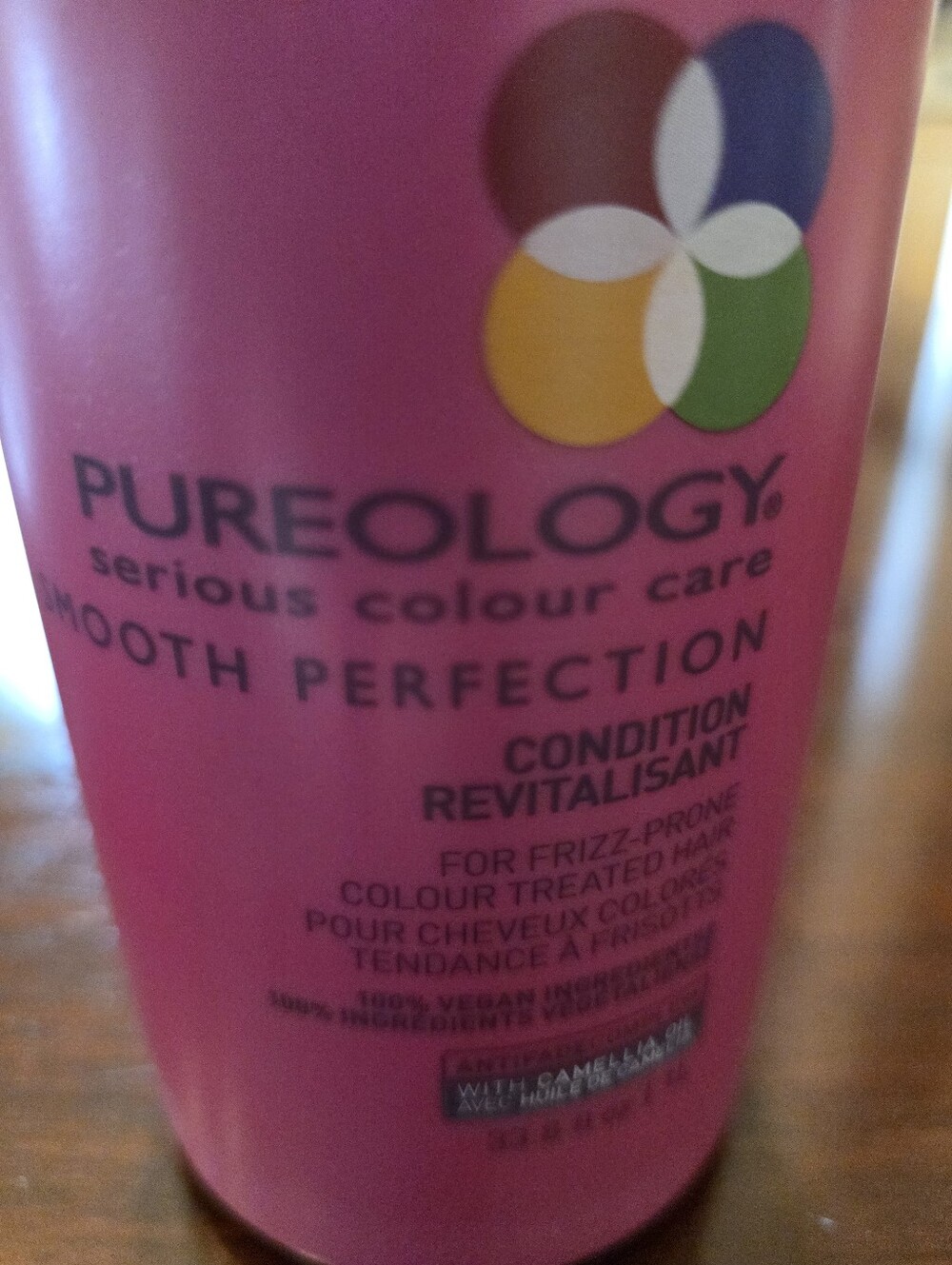 Pureology Smooth Perfection Conditioner - Pink 33.8 Ounces